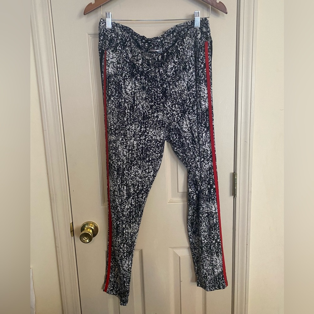 Womens no boundaries leggings